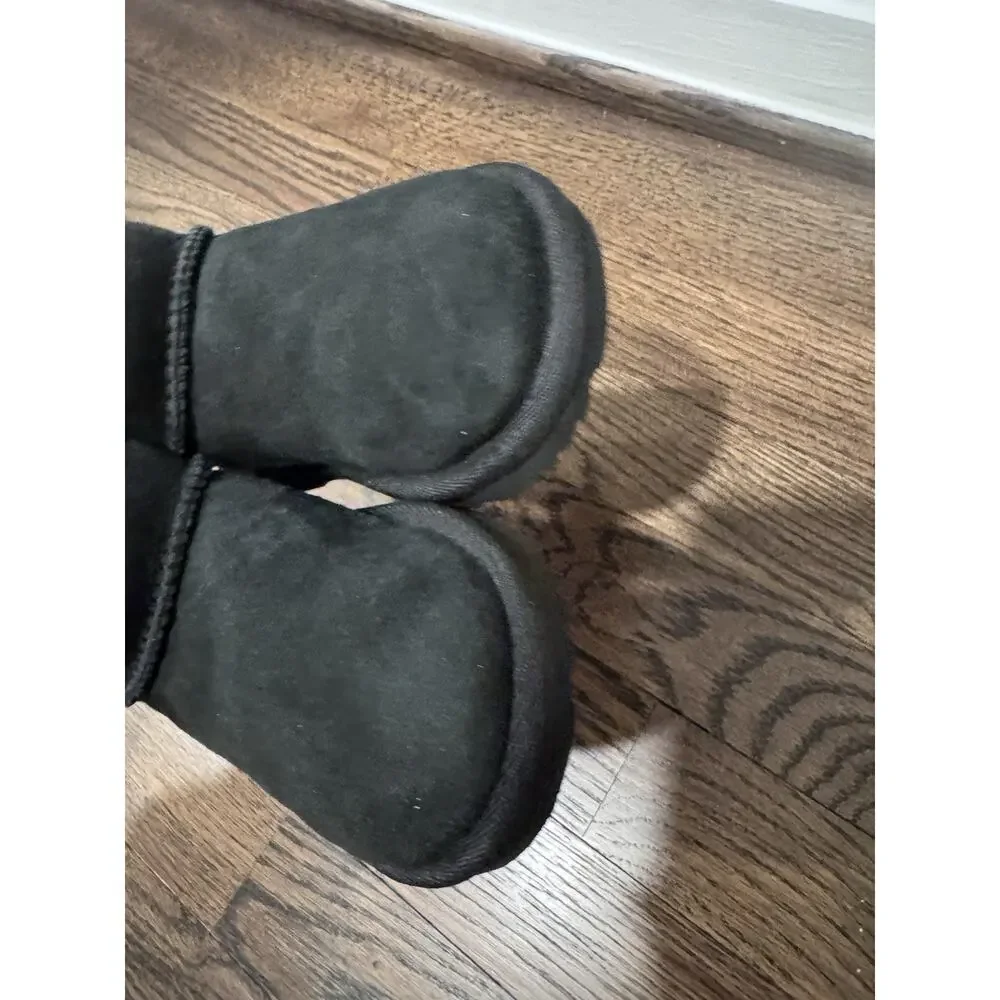 UGG Kid's Classic Ultra Mini Bootie Little Kids Size 8c NEW